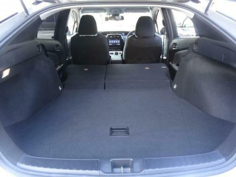 PRIUS-12