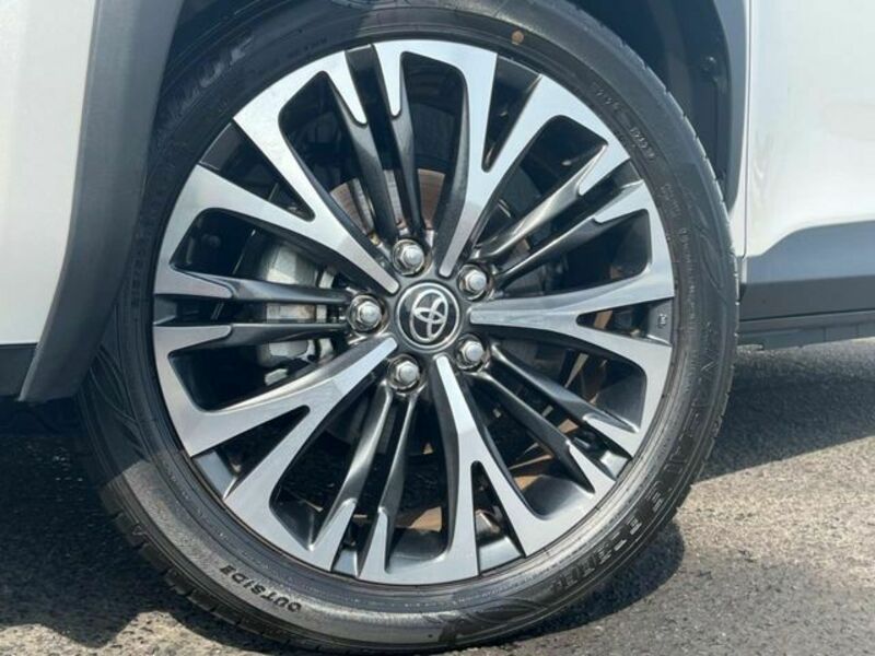 YARIS CROSS-12