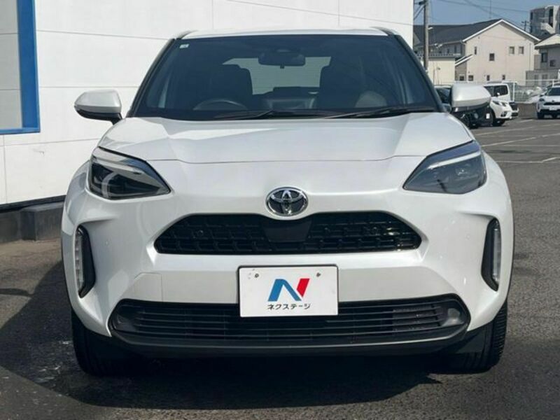 YARIS CROSS-13