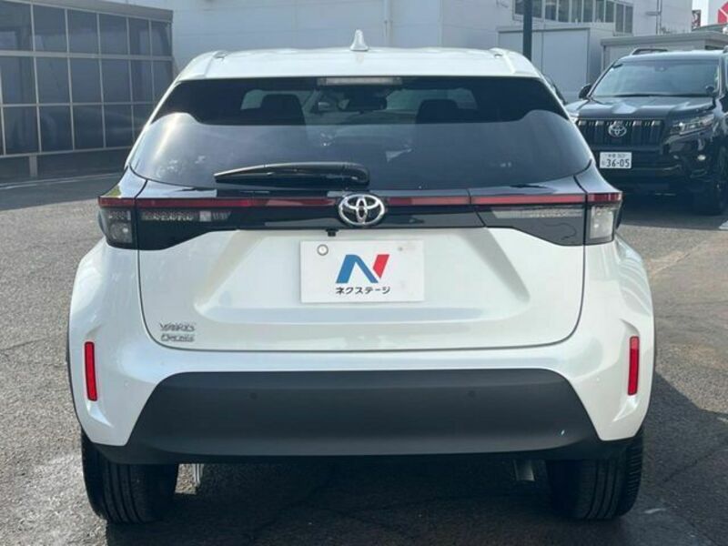 YARIS CROSS-14