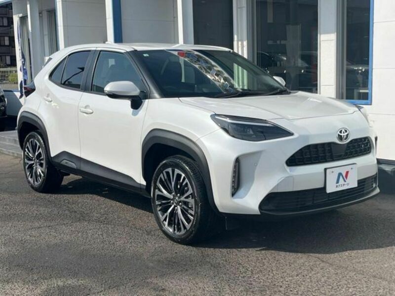 YARIS CROSS-15