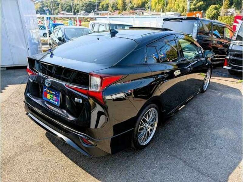 PRIUS-17