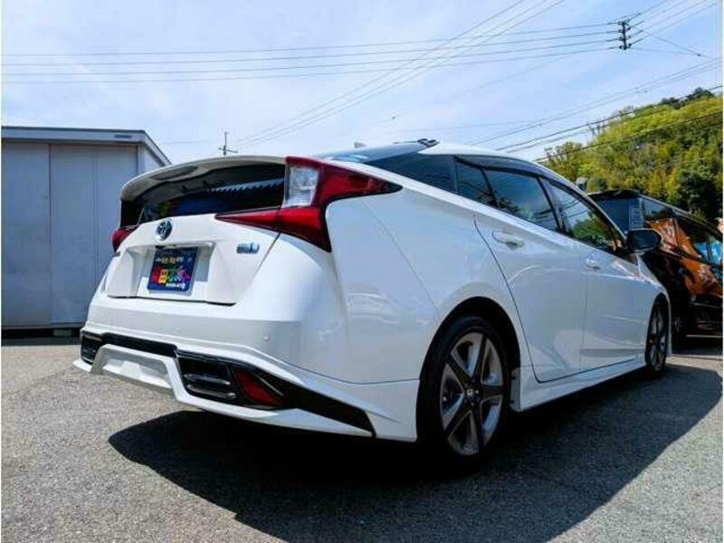 PRIUS-18