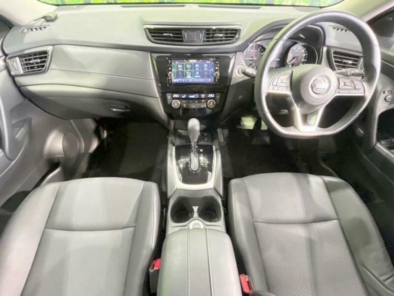 X-TRAIL-1