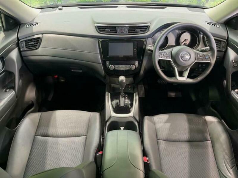 X-TRAIL-1