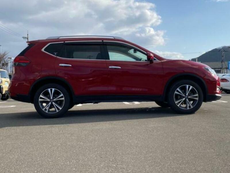 X-TRAIL-1