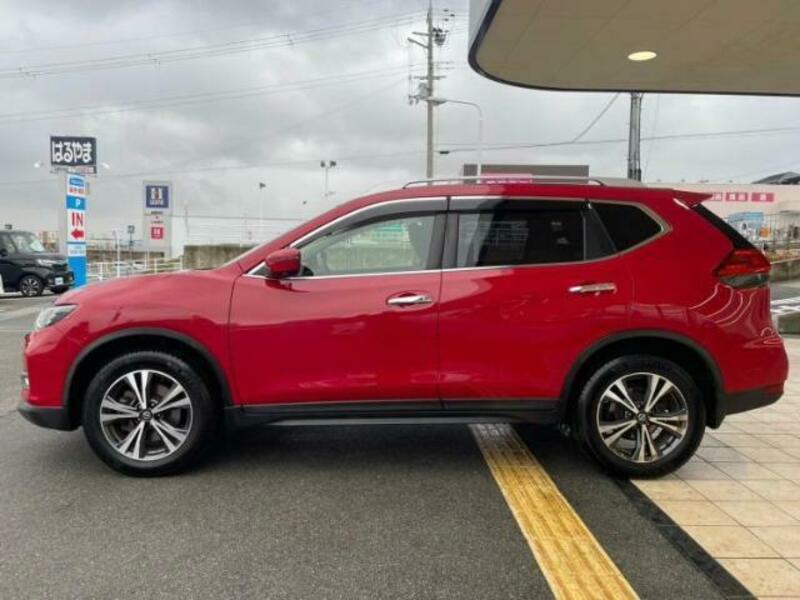 X-TRAIL-1