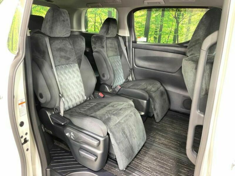 VELLFIRE-8