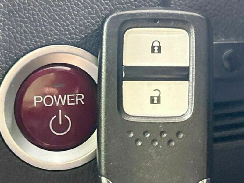 FIT HYBRID-4