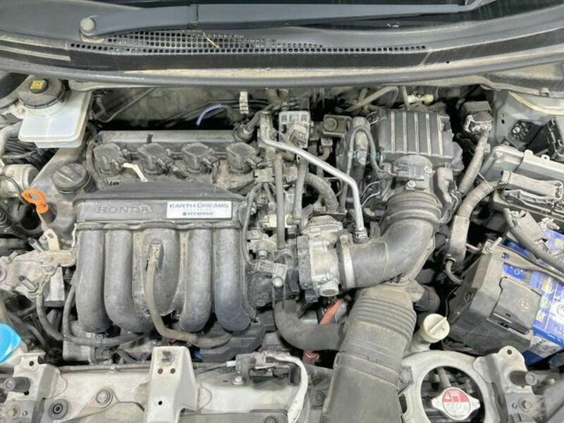 FIT HYBRID-17