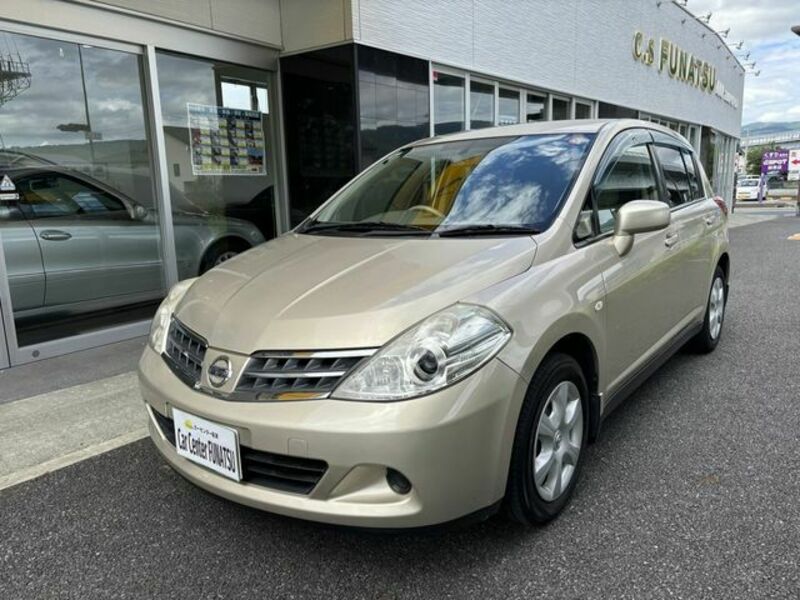 NISSAN TIIDA