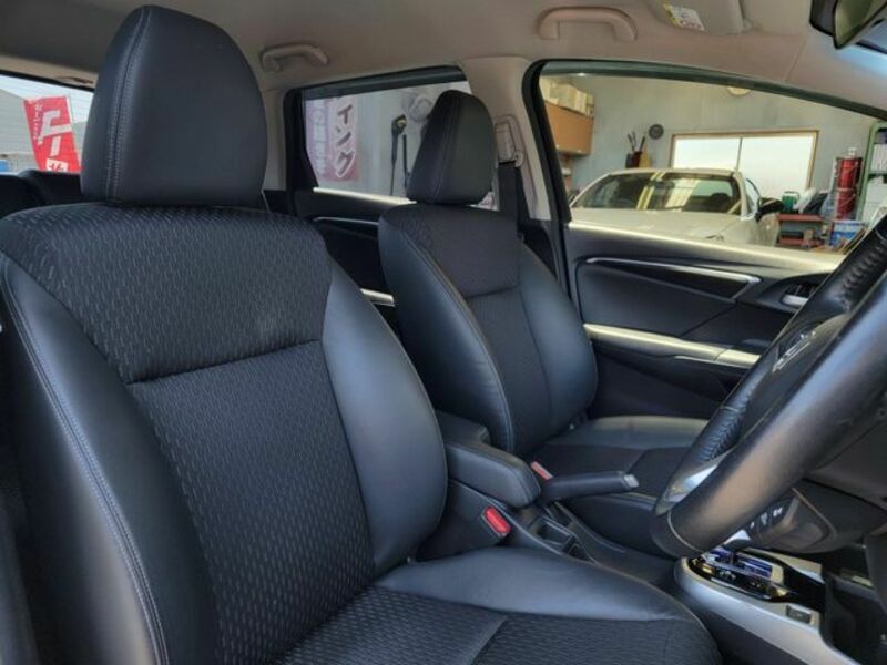 FIT HYBRID-13