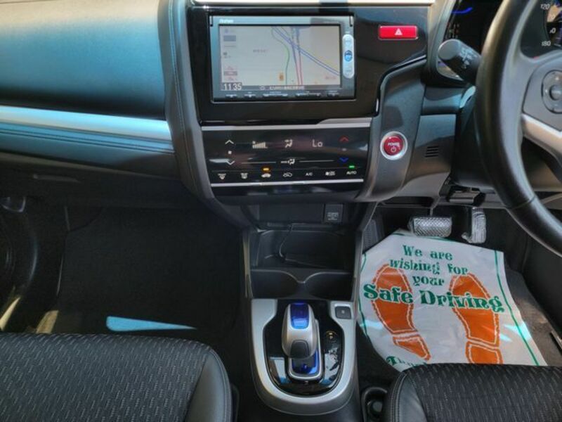 FIT HYBRID-16