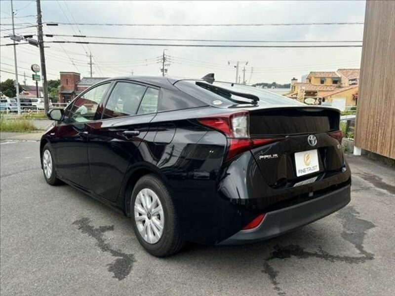 PRIUS-17