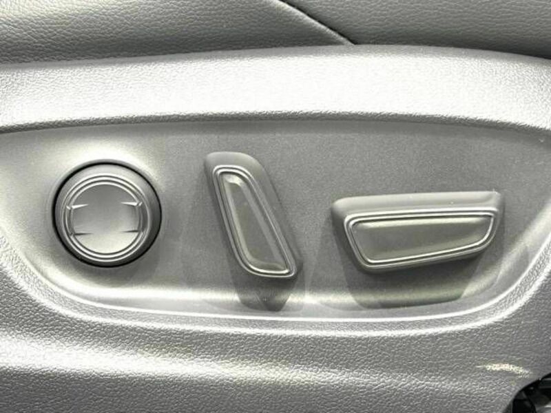 COROLLA CROSS-6