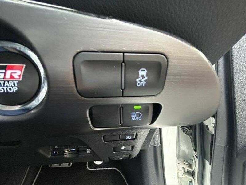 PRIUS PHV-5