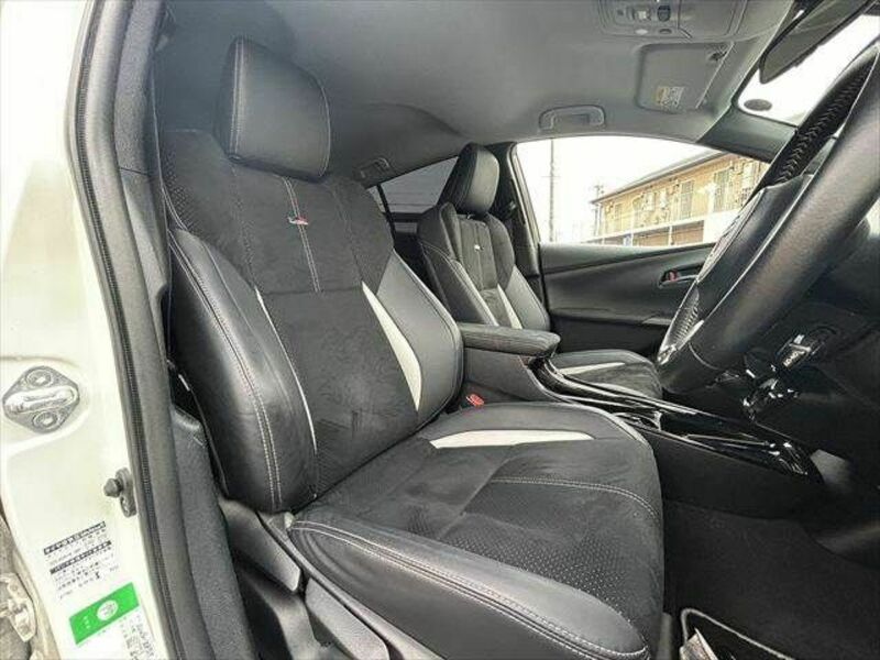 PRIUS PHV-6