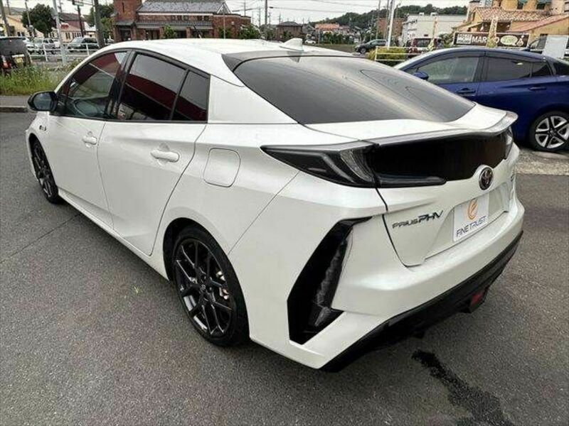 PRIUS PHV-19