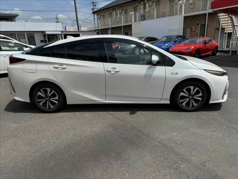 PRIUS PHV