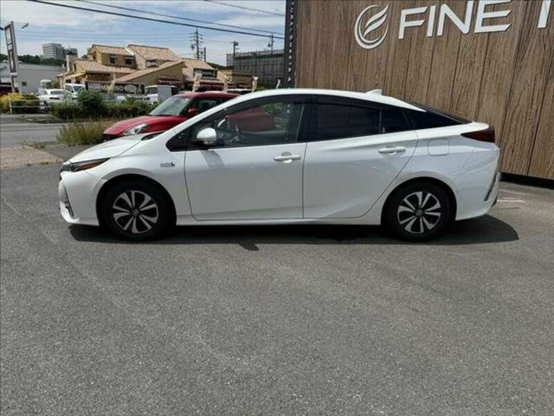 PRIUS PHV