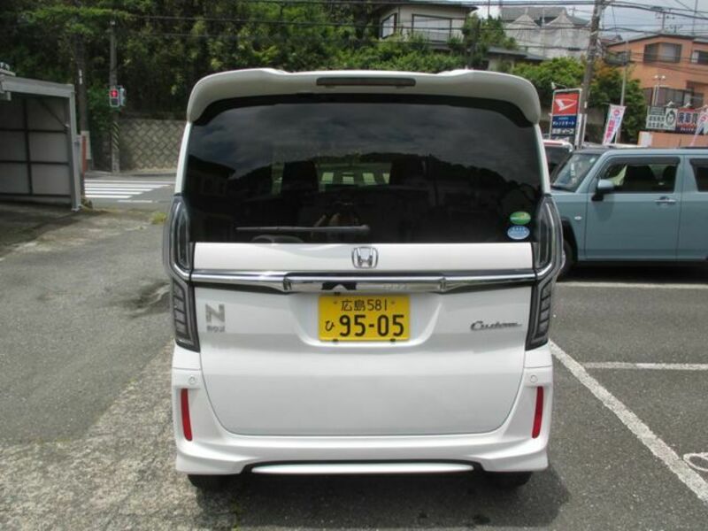 N BOX CUSTOM