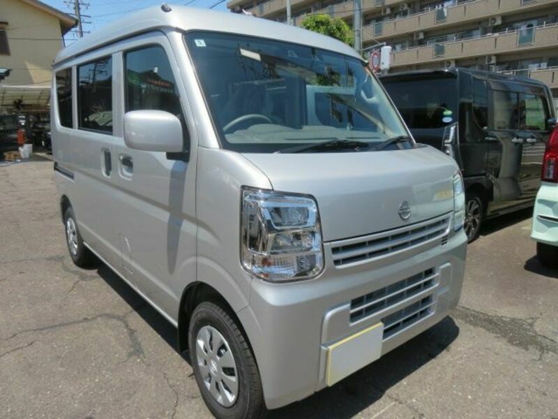 NISSAN CLIPPER VAN