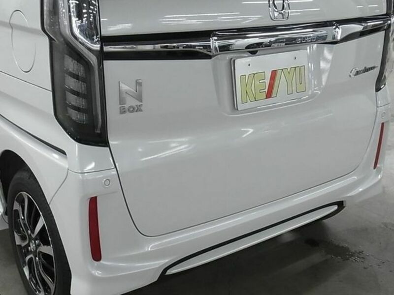 N BOX CUSTOM-29