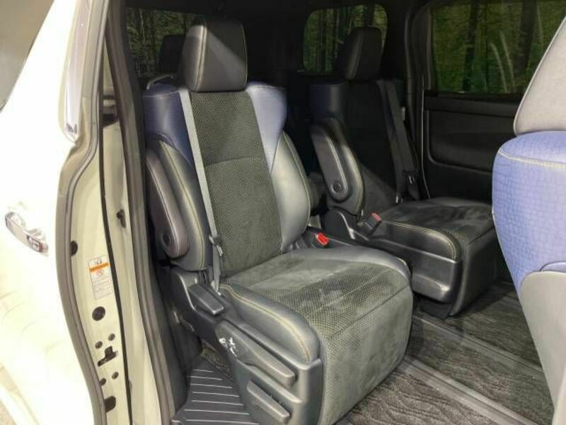 VELLFIRE-8