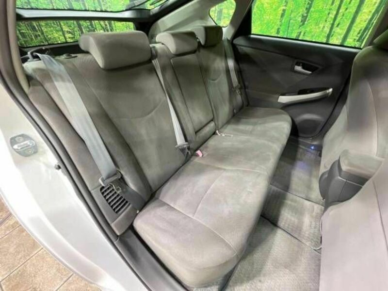 PRIUS-8