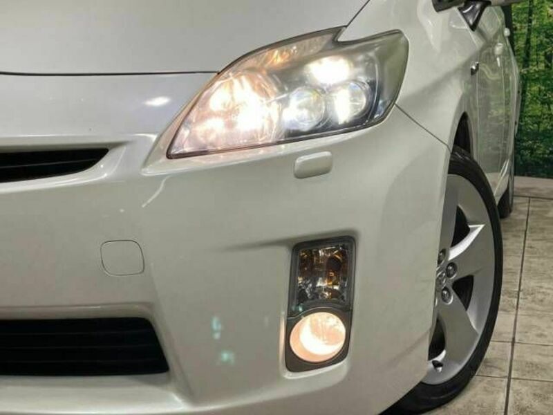 PRIUS-11