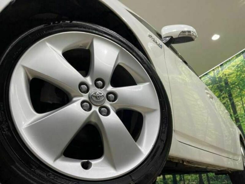 PRIUS-12