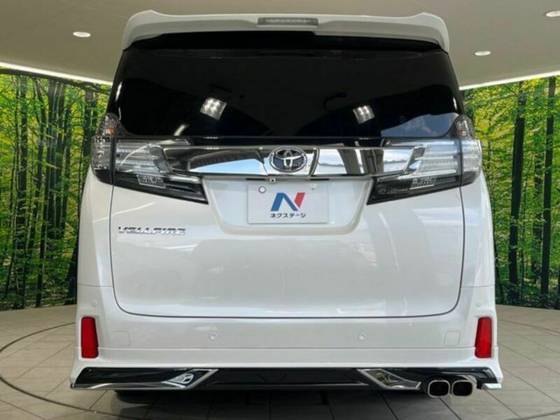VELLFIRE-15