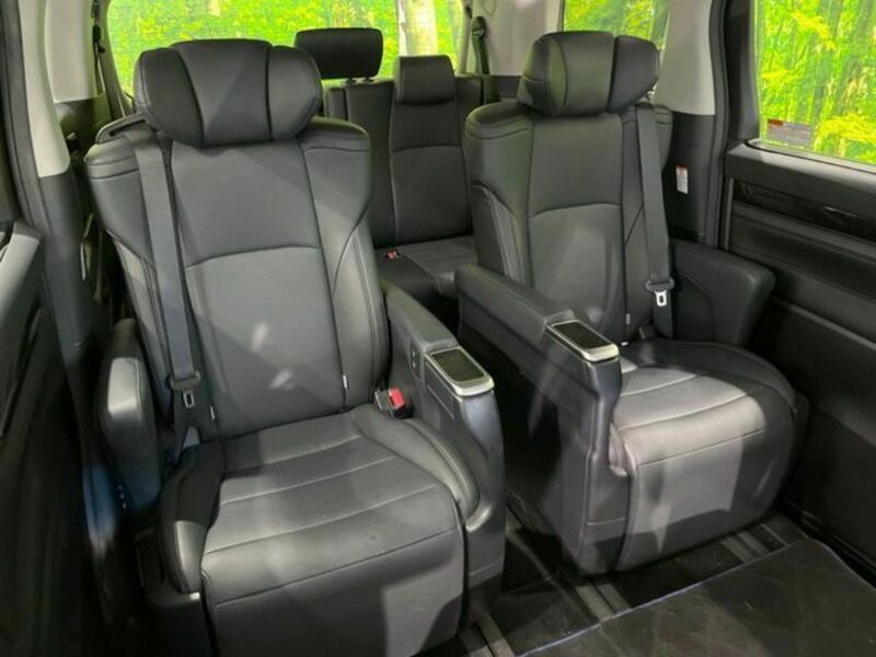 VELLFIRE-8