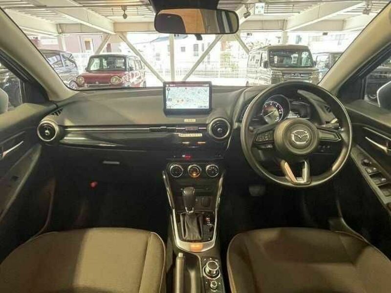 MAZDA2-1