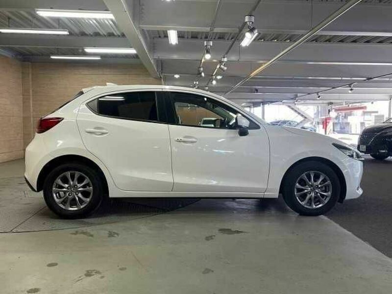 MAZDA2-17