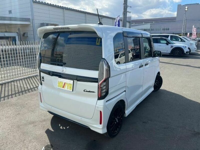 N BOX CUSTOM-1