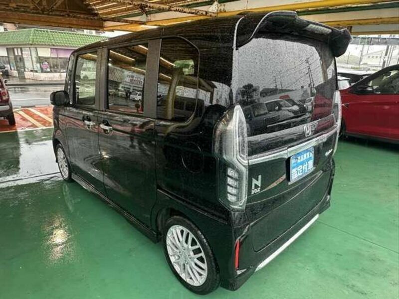 N BOX CUSTOM-3
