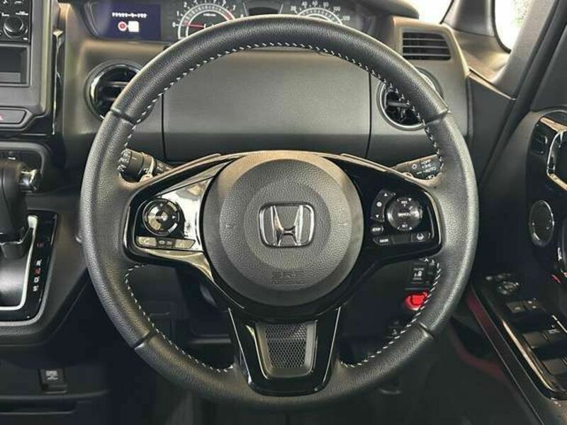 N BOX CUSTOM-9