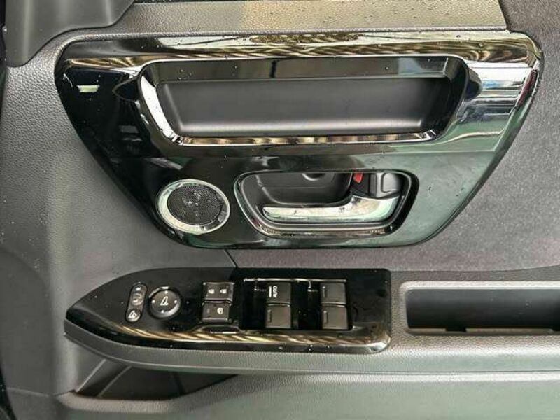 N BOX CUSTOM-15