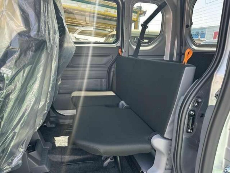 N-VAN