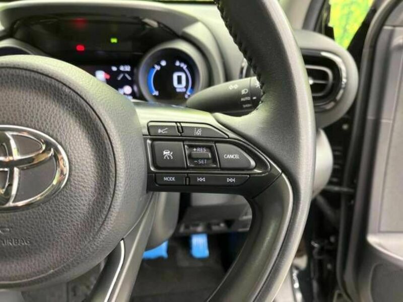 YARIS CROSS-5