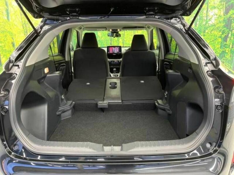 YARIS CROSS-10