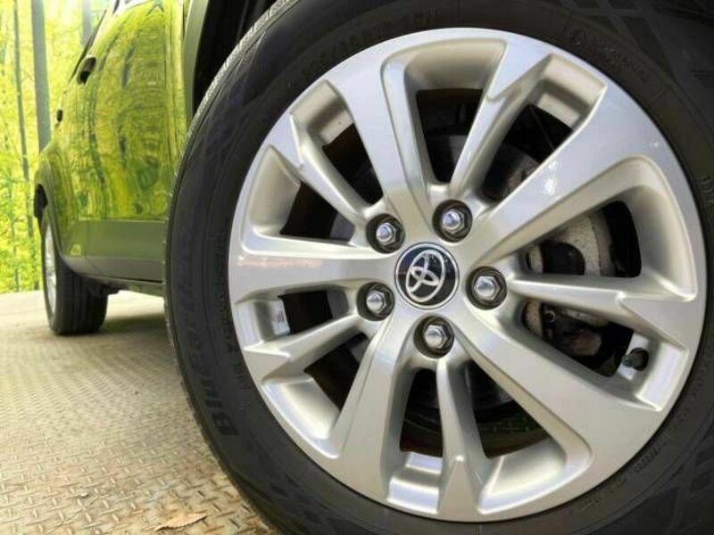 YARIS CROSS-13