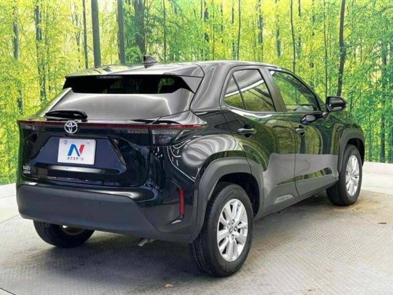 YARIS CROSS-17