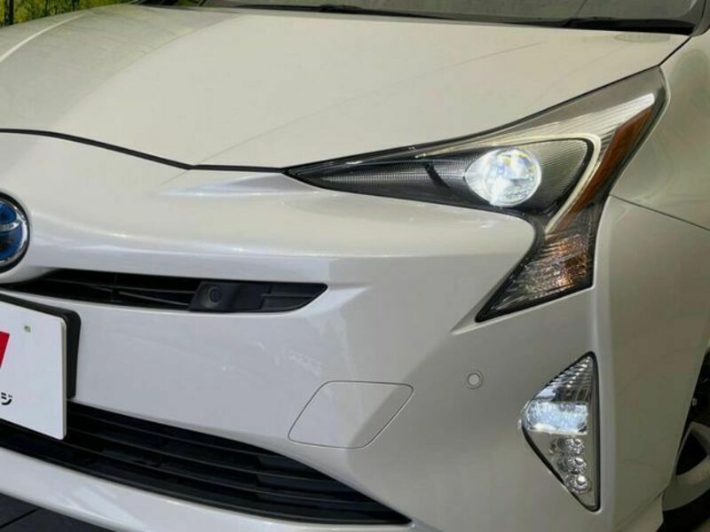 PRIUS-11