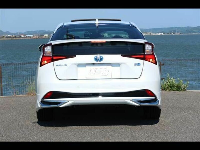 PRIUS-4