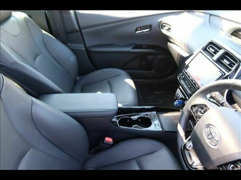 PRIUS-11