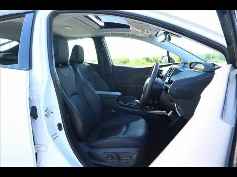 PRIUS-13