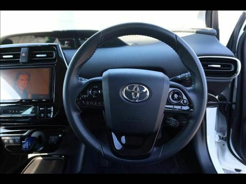 PRIUS-28