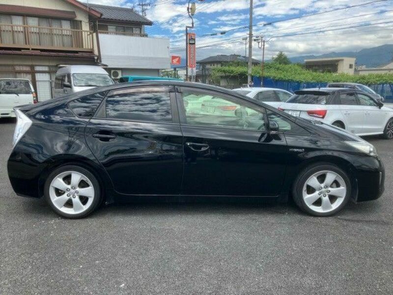 PRIUS-4